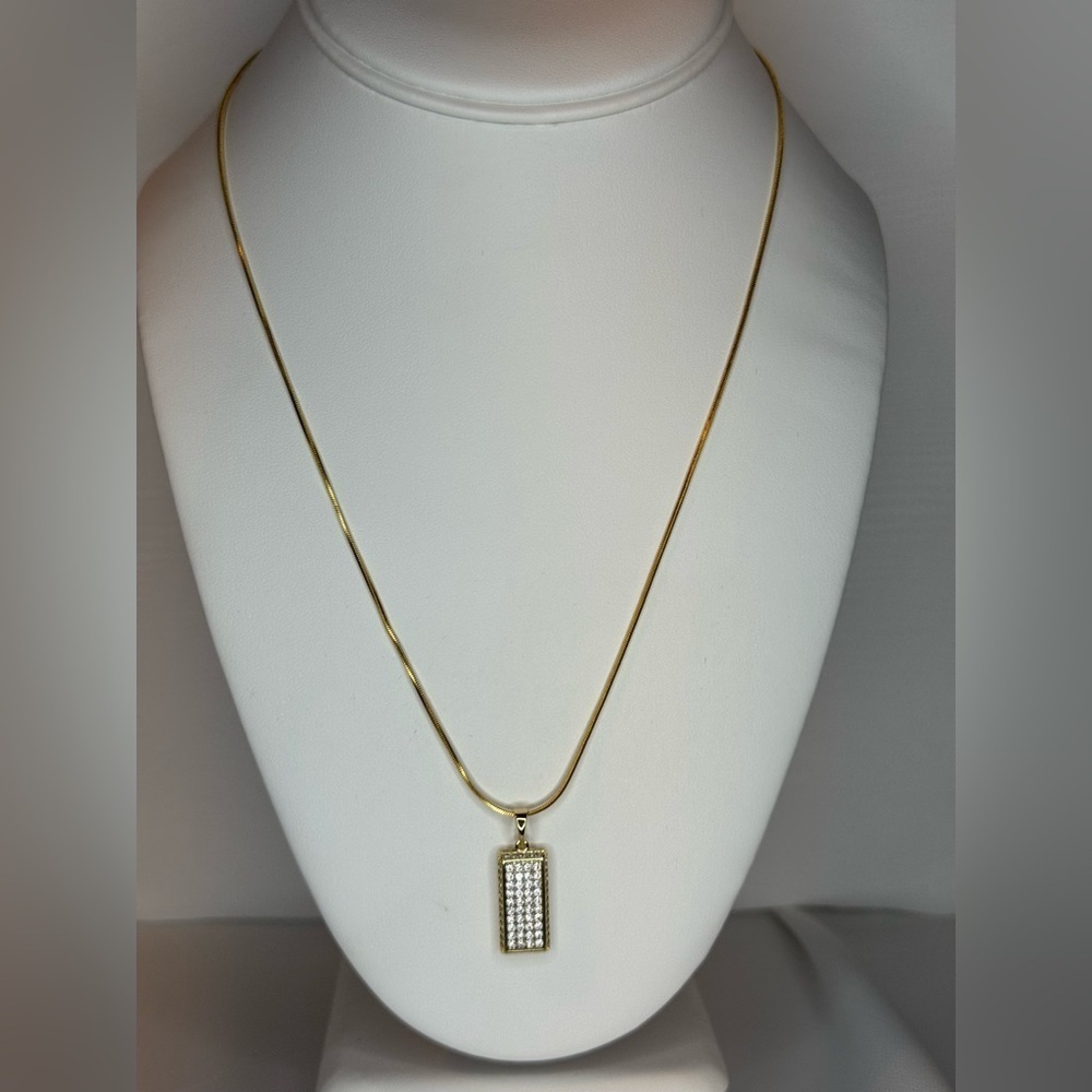 Elegant Gold Necklace with Rhinestone Pendant - Picture 3 of 4